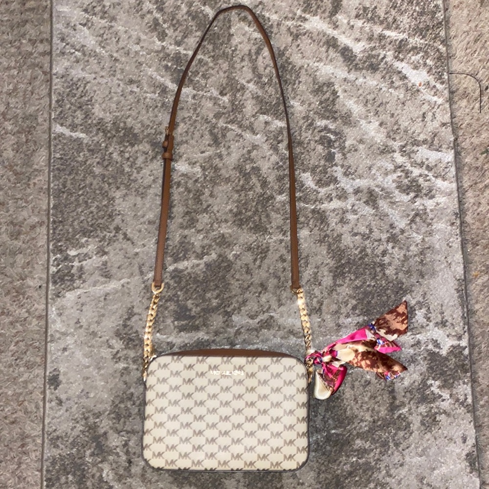 🌟Michael Kors Jet Set Item LG EW Logo Chain Leather Crossbody Bag-EUC